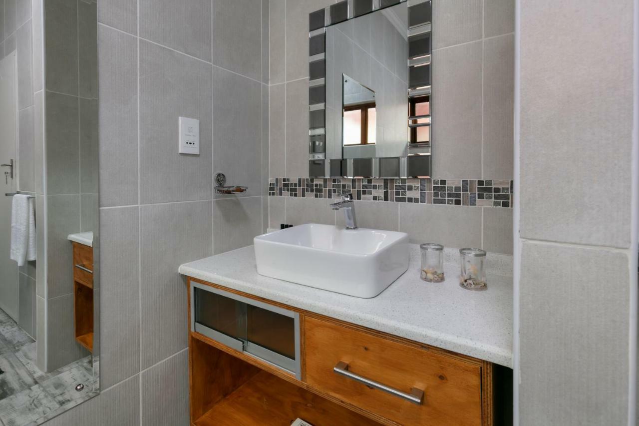 Orchid Luxury Boutique Guesthouse Габороне Екстериор снимка